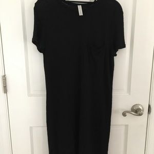 Black pocket t shirt dress!