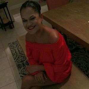 Meet your Posher, Camille