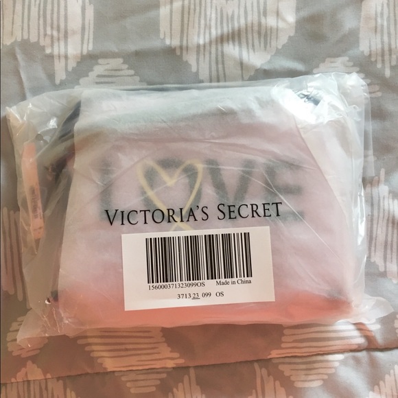 ❌SOLD❌LOVE Makeup Bag - Picture 3 of 7