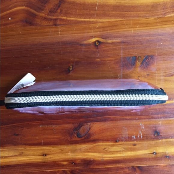 ❌SOLD❌LOVE Makeup Bag - Picture 5 of 7