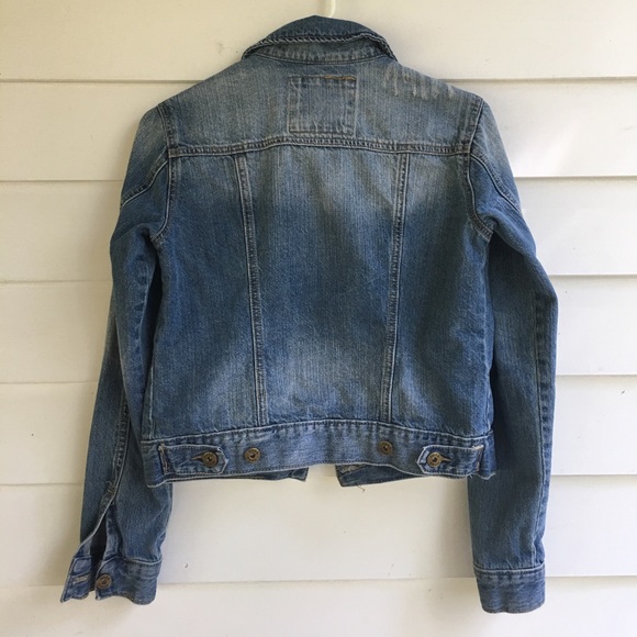 Super cute jean jacket - Picture 3 of 3