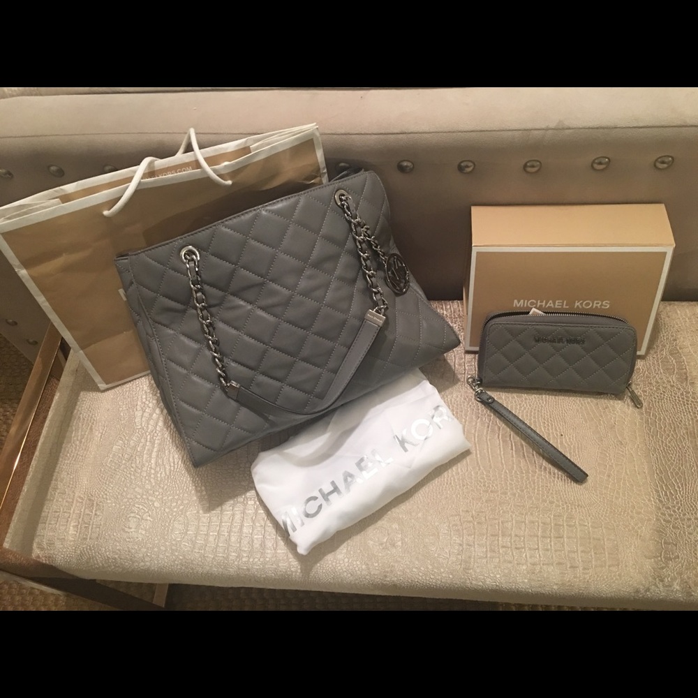 Michael Kors NWTSusannah Large Quilted Tote/Wallet