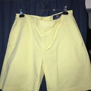 Vineyard vines men’s 9 inch shorts size 32