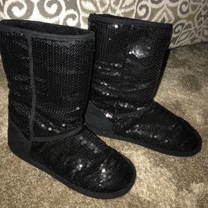 Sparkly Black boots with fur inside!