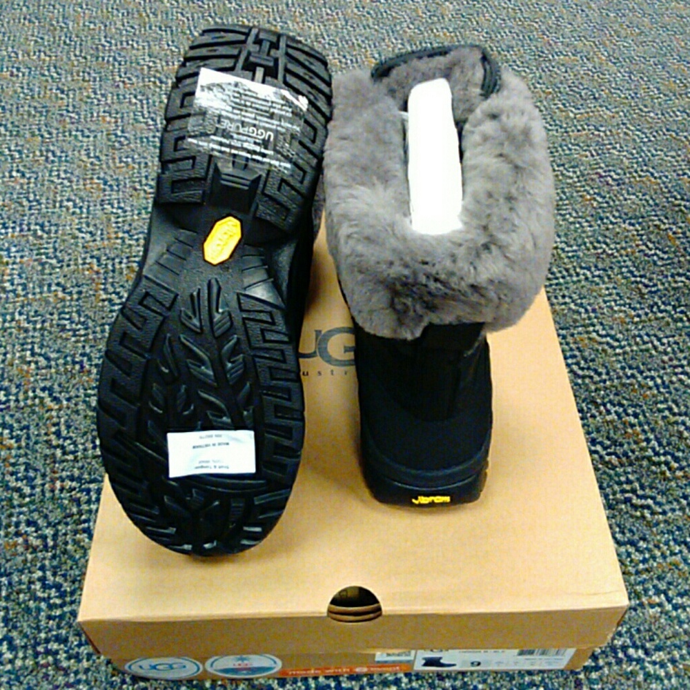 Men Black ugg butte boots - Picture 2 of 5