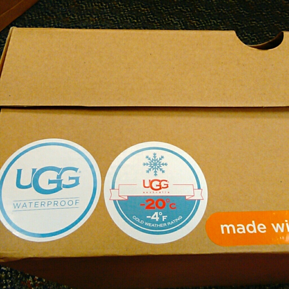 Men Black ugg butte boots - Picture 5 of 5