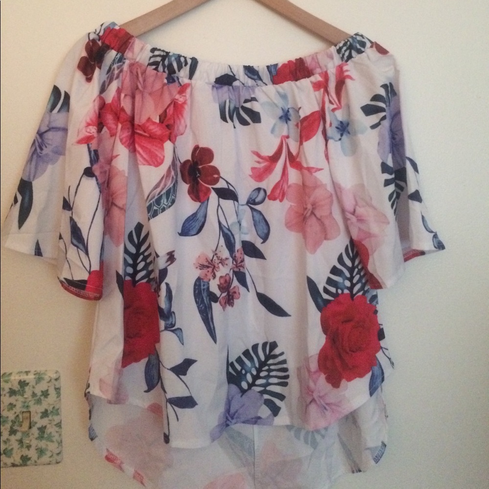 Super sexy cold shoulder top with gorgeous flowers