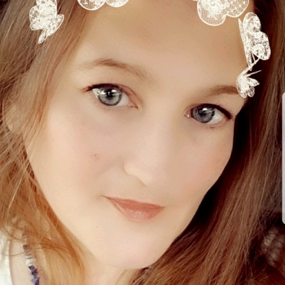 Meet your Posher, Kristine - Picture 1 of 1