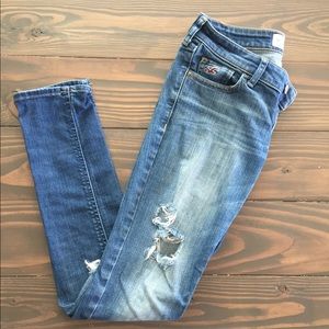 Hollister co destroyed skinny jeans