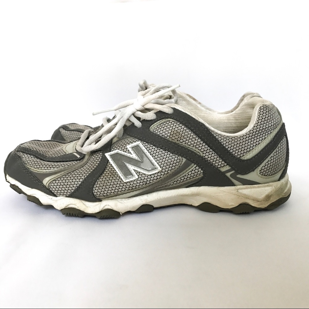 New Balance 560 tennis shoes