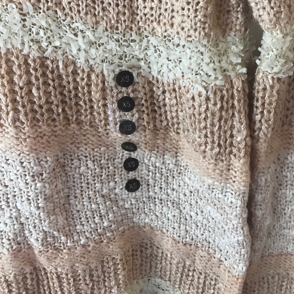 Sweater - Picture 4 of 5