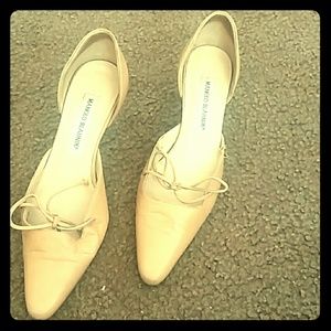 AUTHENTIC Manolo Blahnik small hells shoes.