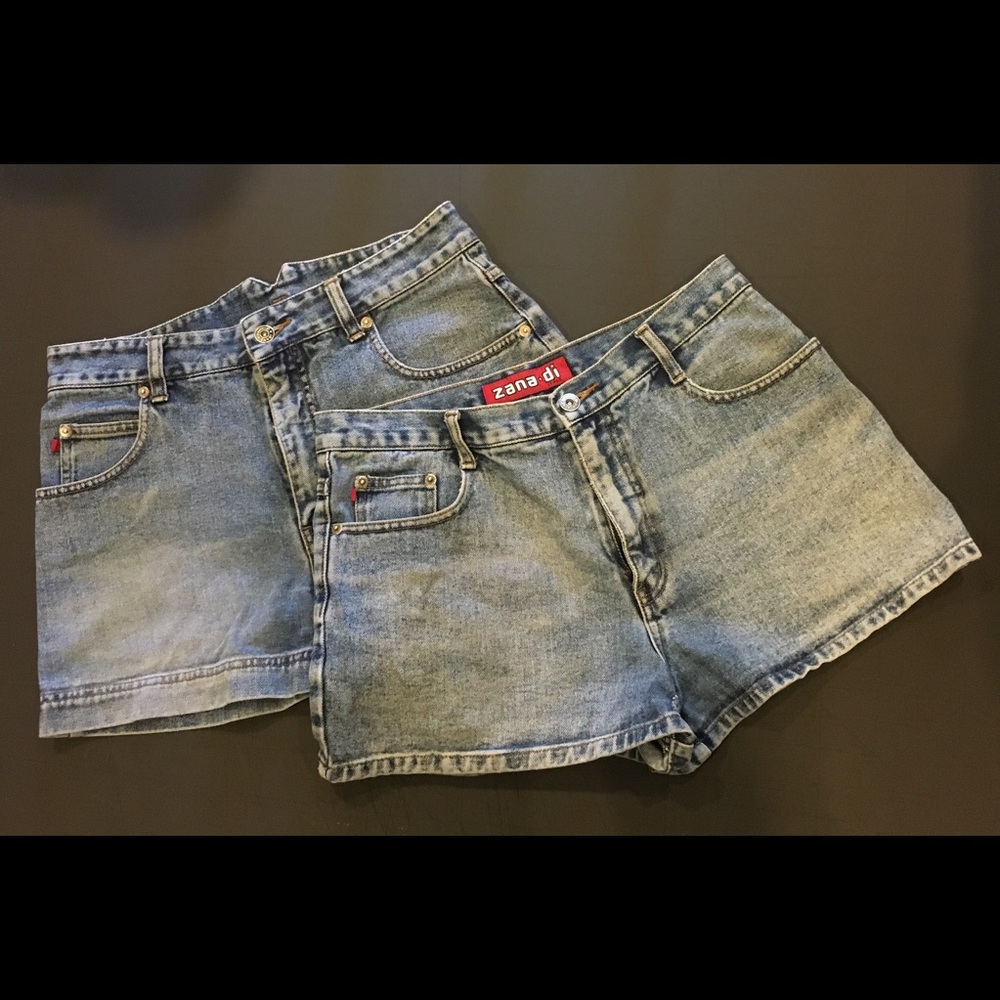 🔵Bundle of 2 size 9 Zana di jrs denim shorts🔵
