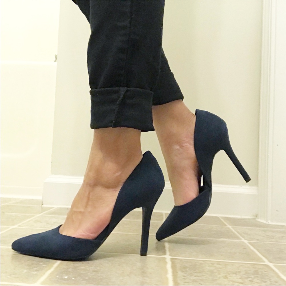 Suede toe pumps