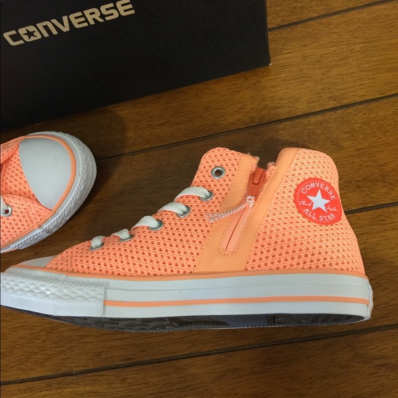 Girls Converse - Picture 4 of 5