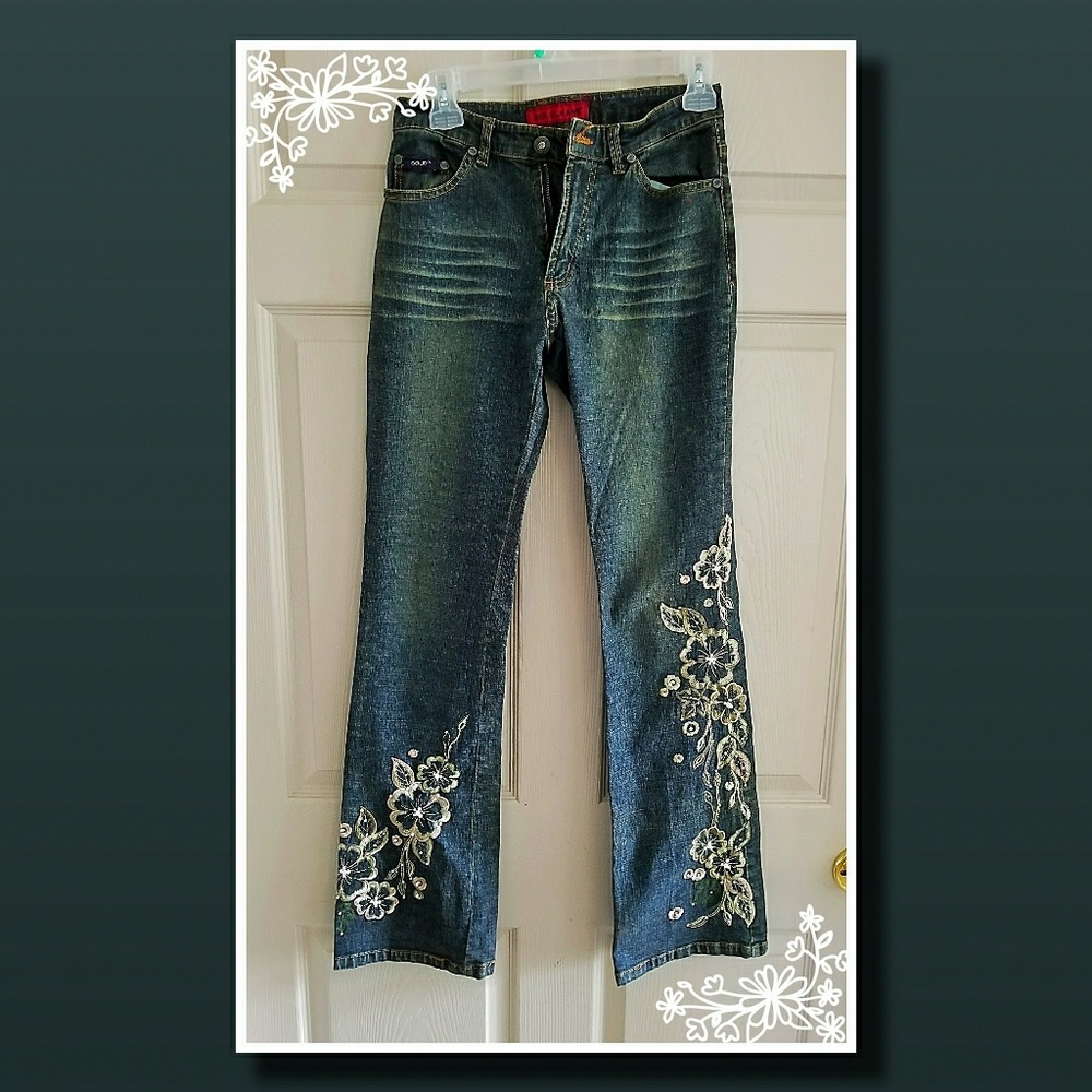 SOLID JEANS with Floral Stitching