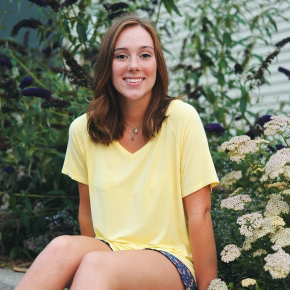 Meet your Posher, Ivy - Picture 1 of 4