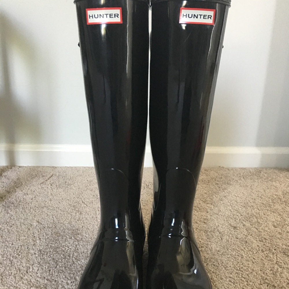 Women's size 9 Hunter boots, glossy black