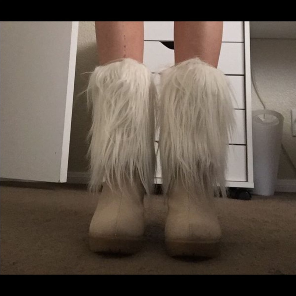 Jennifer Lopez boots