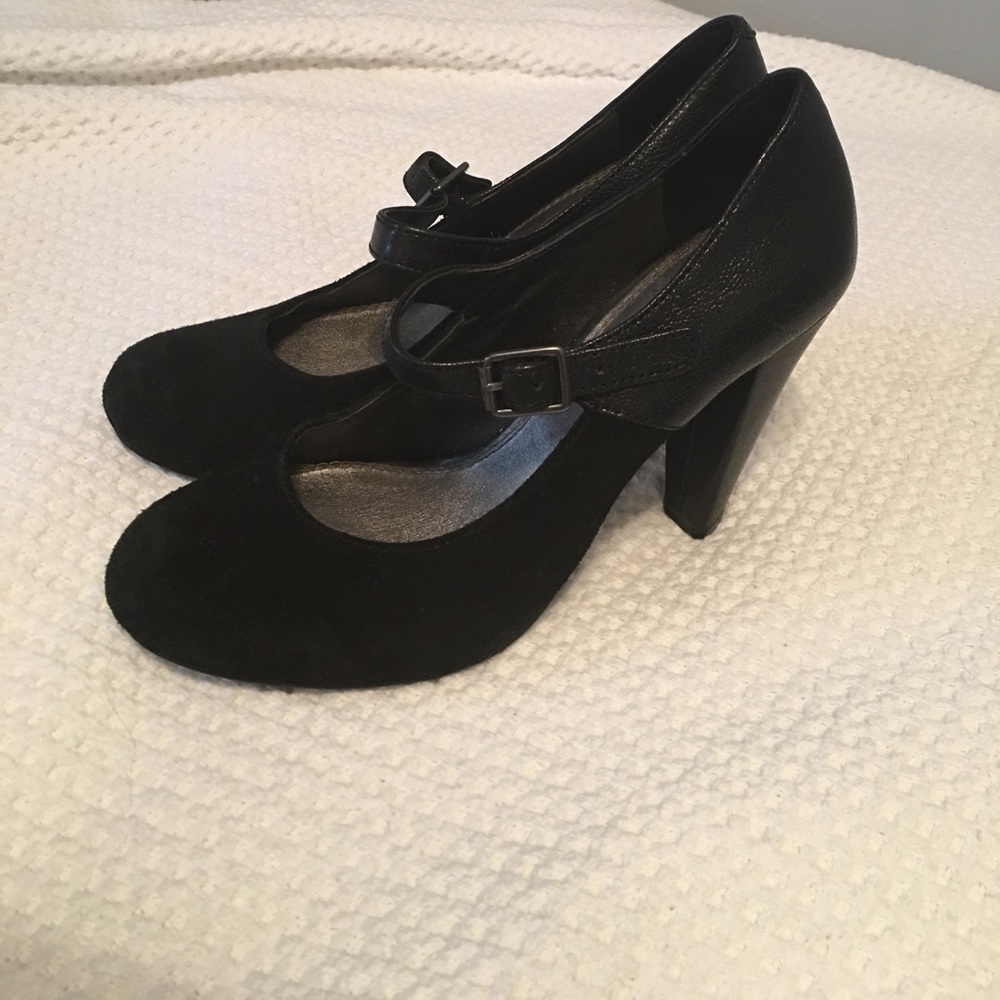 Gianni Bini black Mary Jane heels