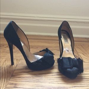 Badgley Mischka Black Satin Bow Heels