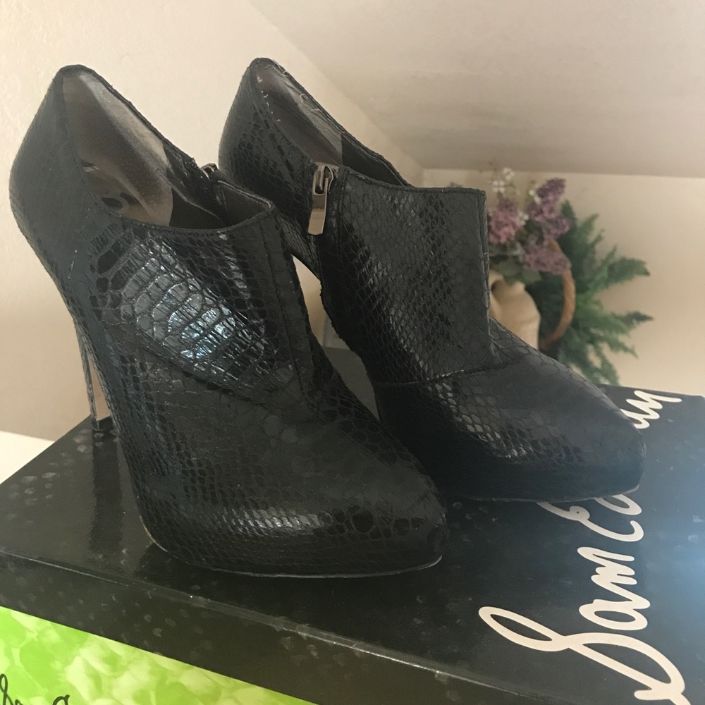 Black Snakeskin Sam Edelman Booties Size 10
