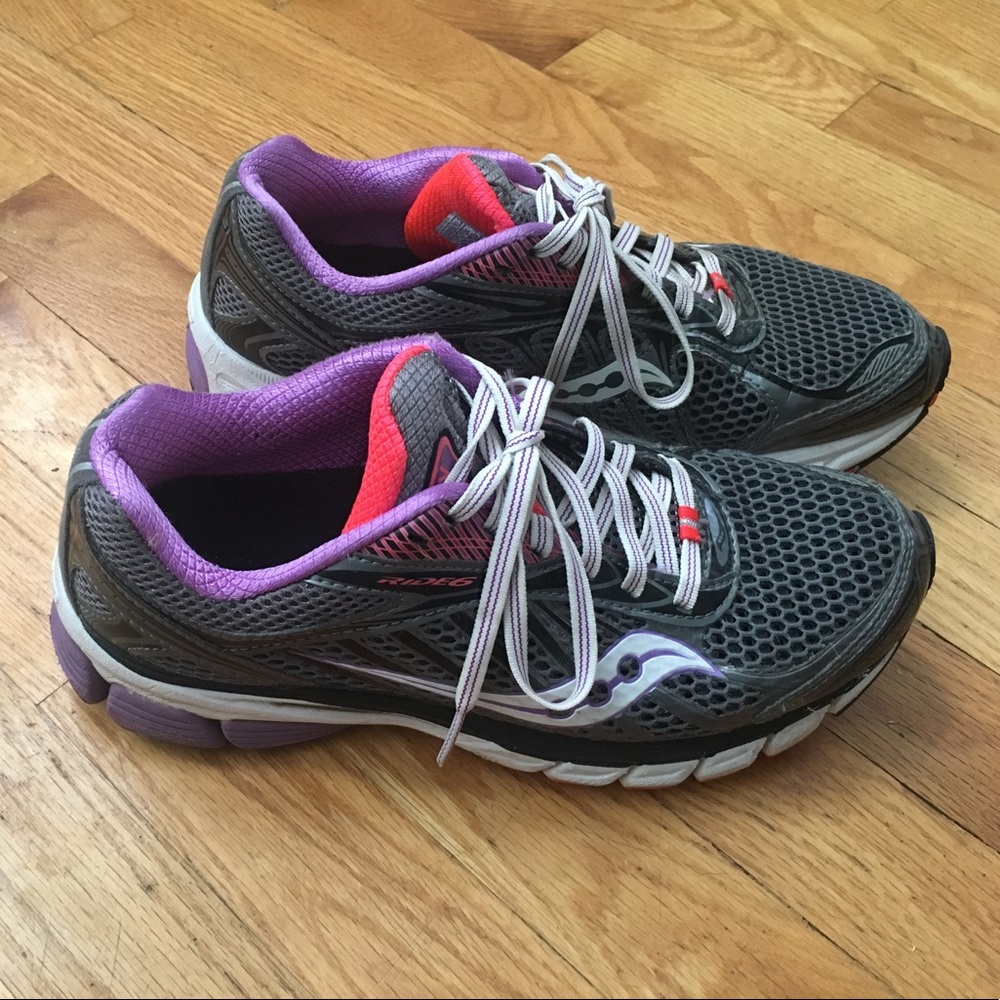 Saucony power grid shoes