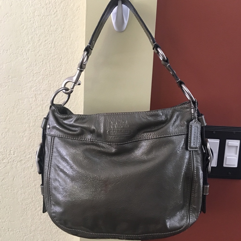 COACH AUTHENTIC PATENTED LEATHER PURSE