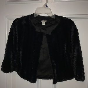 Girls Black faux fur cape Size10/12 Beautiful!!!