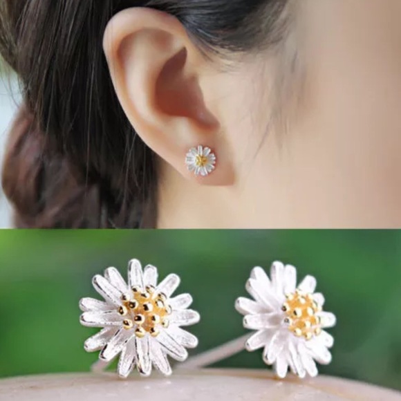 Daisy Flower Earrings - Picture 2 of 4