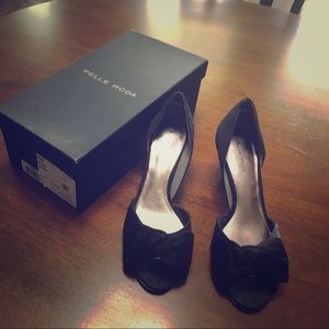 Peep toe Dress pumps