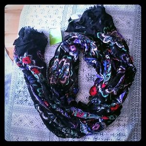 Black paisley Vera Bradley scarf, NWT