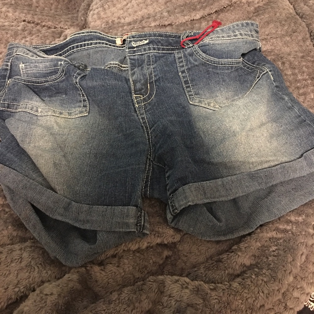Lei shorts
