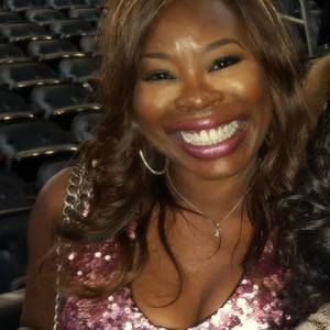 Meet your Posher, Zina