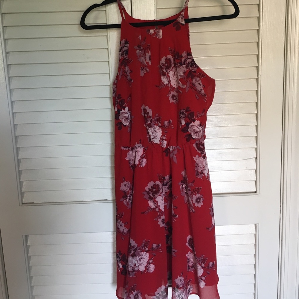Cute floral dress!