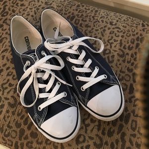 Converse size 9