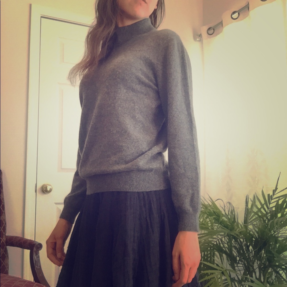Grey ✨100% Cashmere✨ Sweater!