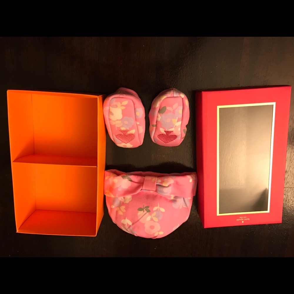💕HP💕Kate Spade Cap & Bootie Set (Dented Box) - Picture 3 of 4