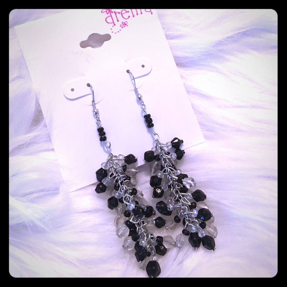 NWT Drema Cluster Earrings🌸Must Bundle 3/$18