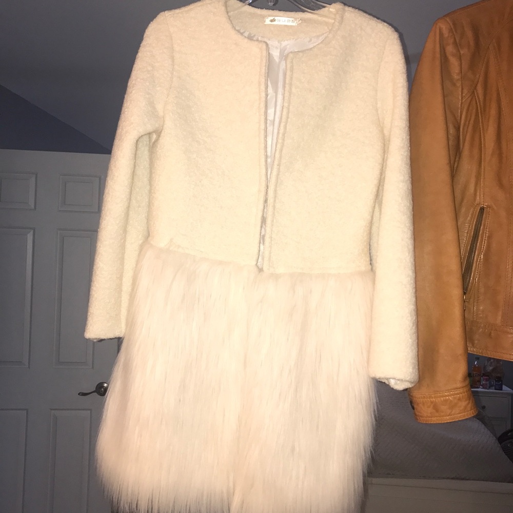 Beautiful cream colored dressy coat with fur