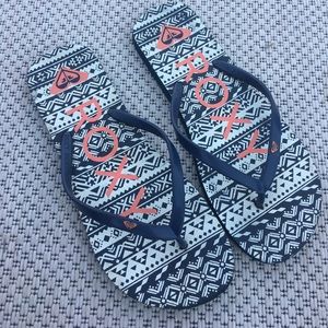 Roxy tribal pattern flip flops