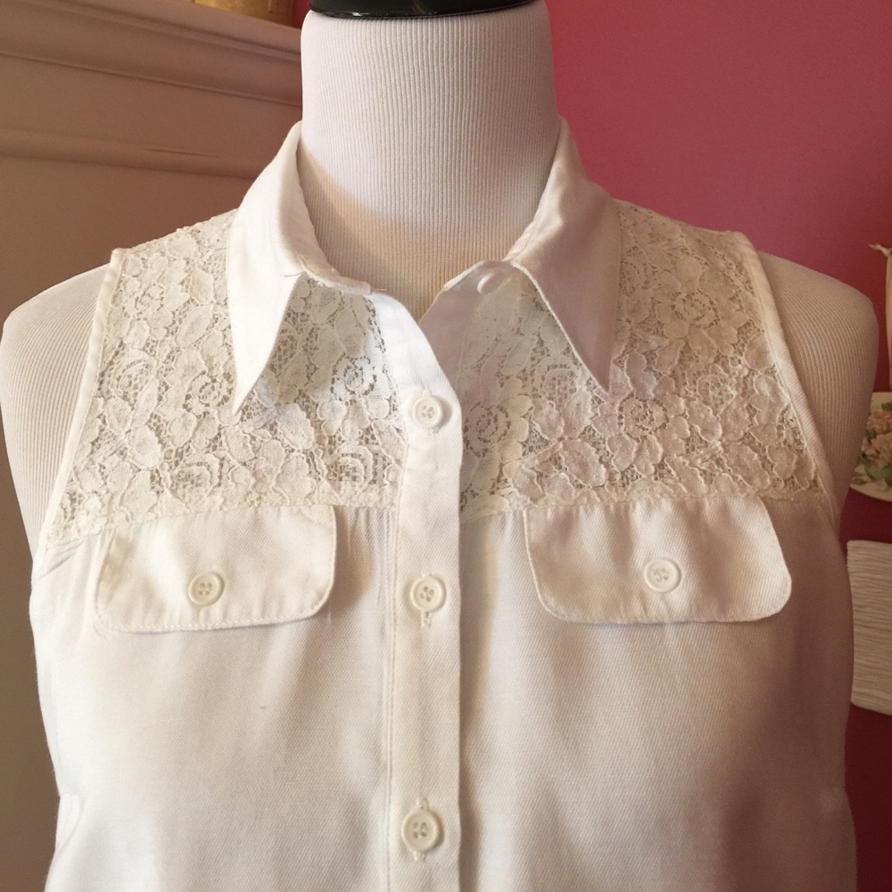 Forever 21 Sleeveless White Blouse