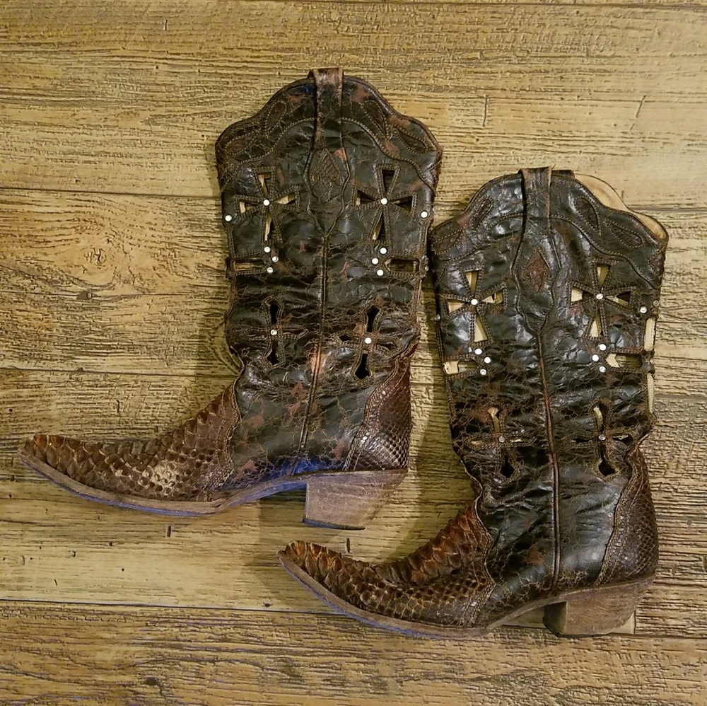 Corral Python Cutout Cross Boots women's 9.5