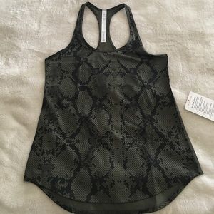 NWT Lululemon tech mesh singlet green snake Sz2,4