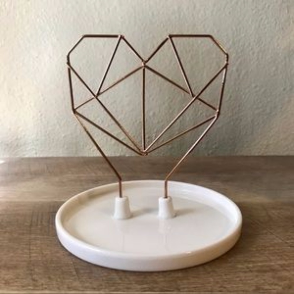 Imm Living Coxet Wire Heart Ceramic Jewelry Holder