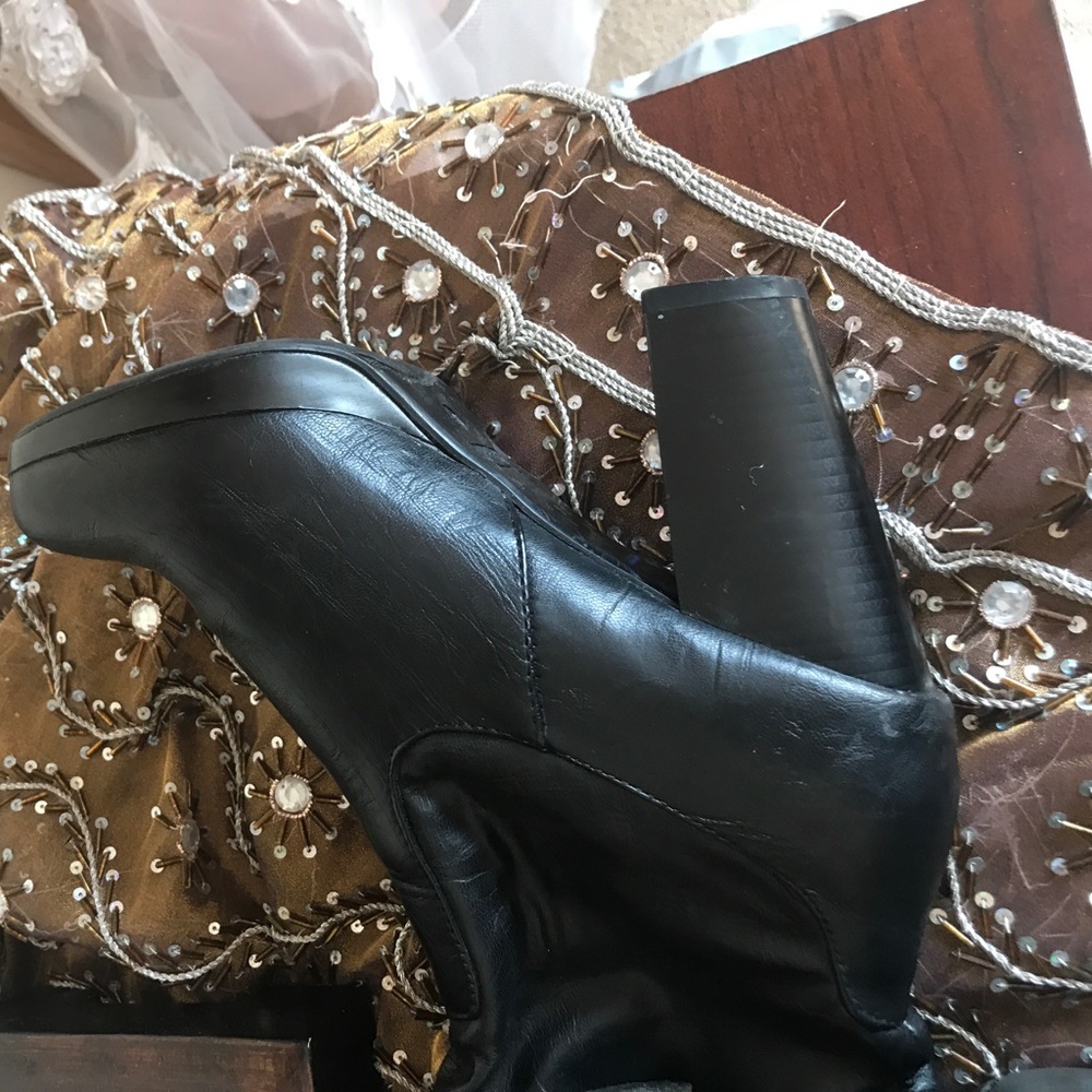 Boots - Picture 2 of 5