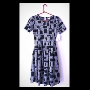 NWT LuLaRoe Amelia in Jacquard fabric - Size S