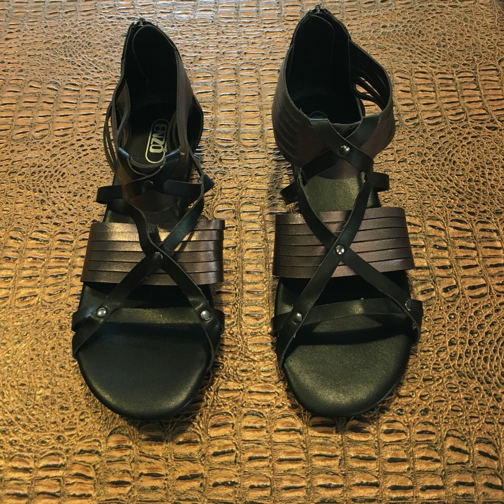 Enzo kids sandals size 4