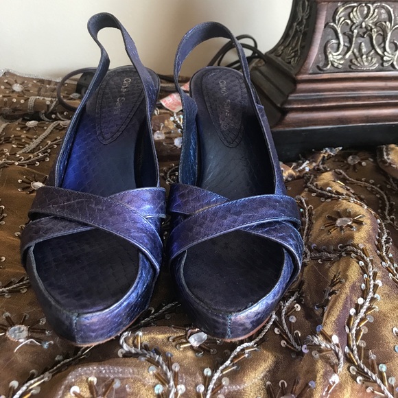 Shoes - Picture 3 of 4