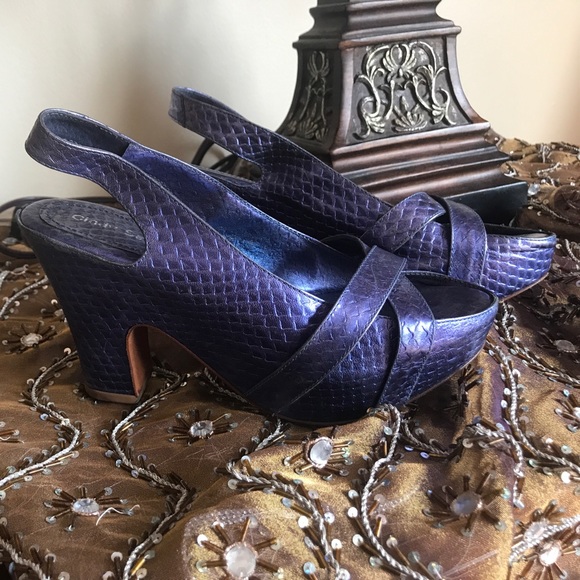 Shoes - Picture 4 of 4